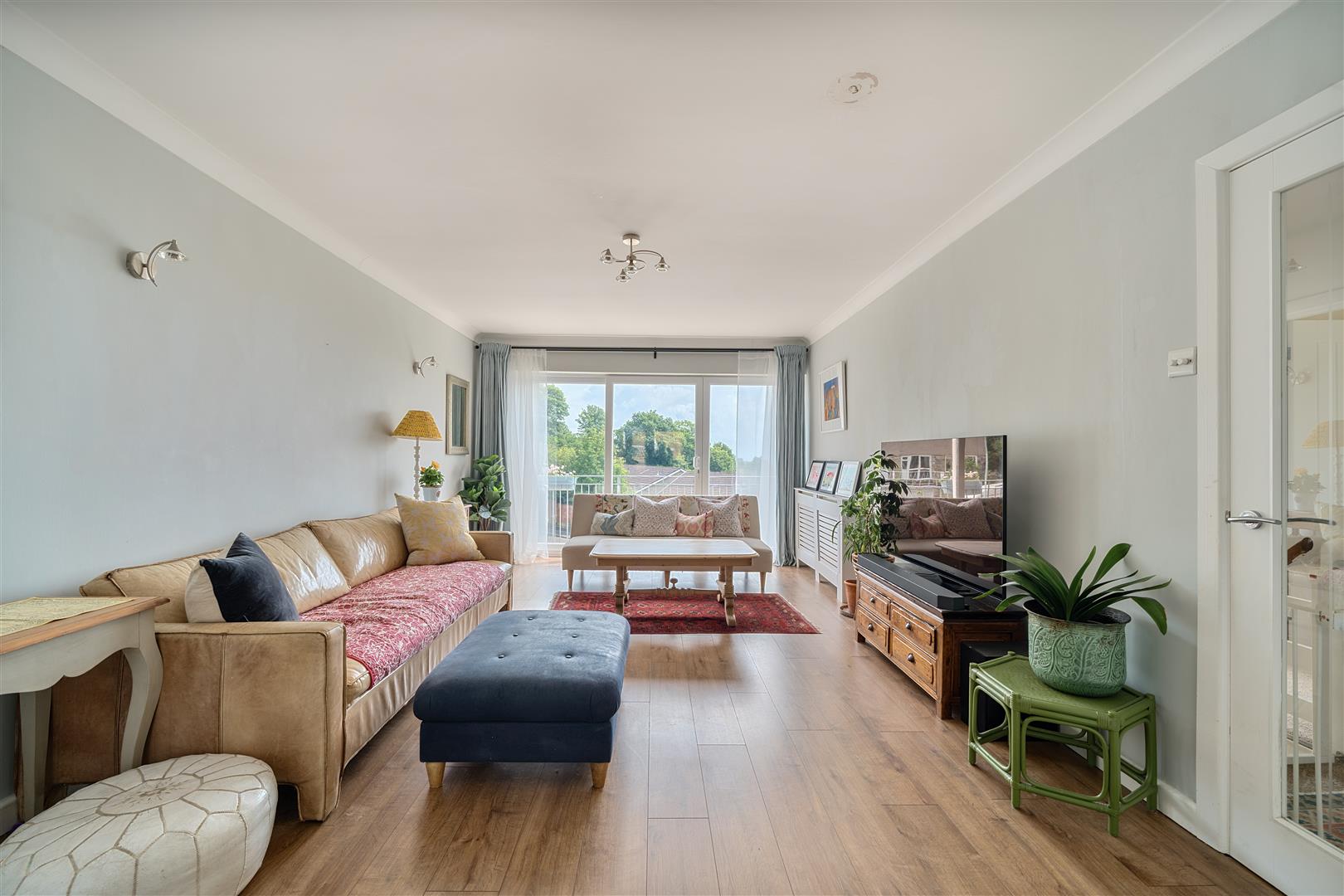 Notts Gardens, Uplands, Swansea, SA2 0RU